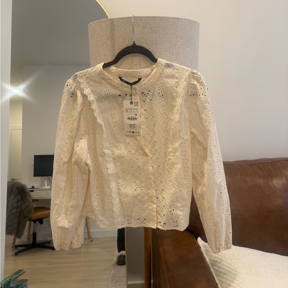 Zara Ecru eyelet top size XL